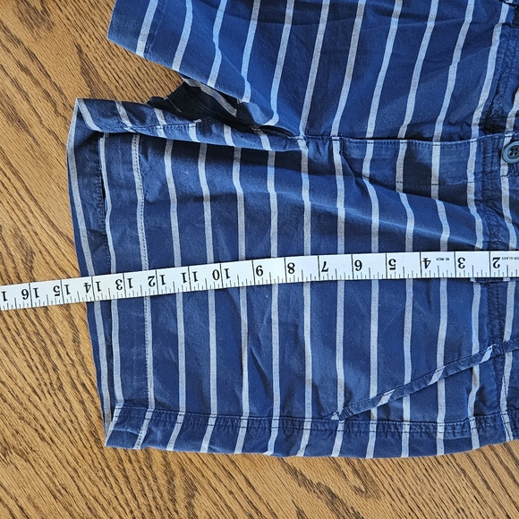 Eddie Bauer Size 10 Blue Striped Women's Shorts - Picture 7 of 7